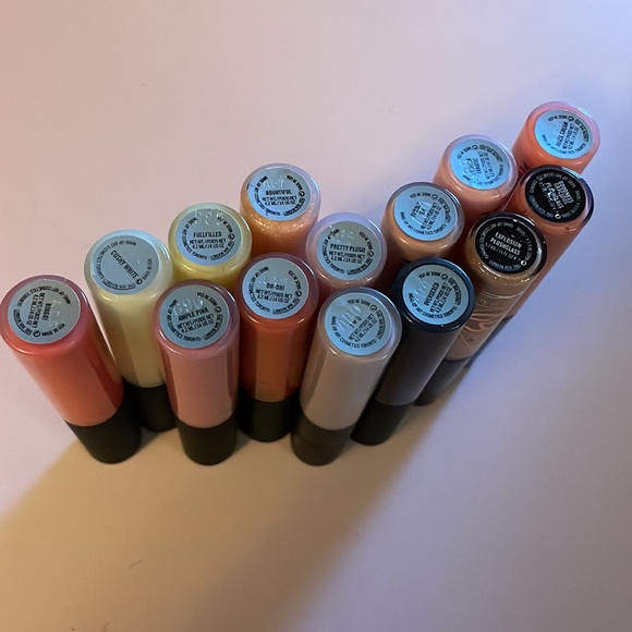 MAC Plushglass Ultimate Lipgloss Bundle of 11 pieces - Picture 2 of 2